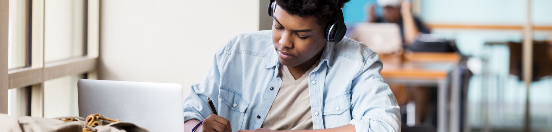 Banner Academy hero image new